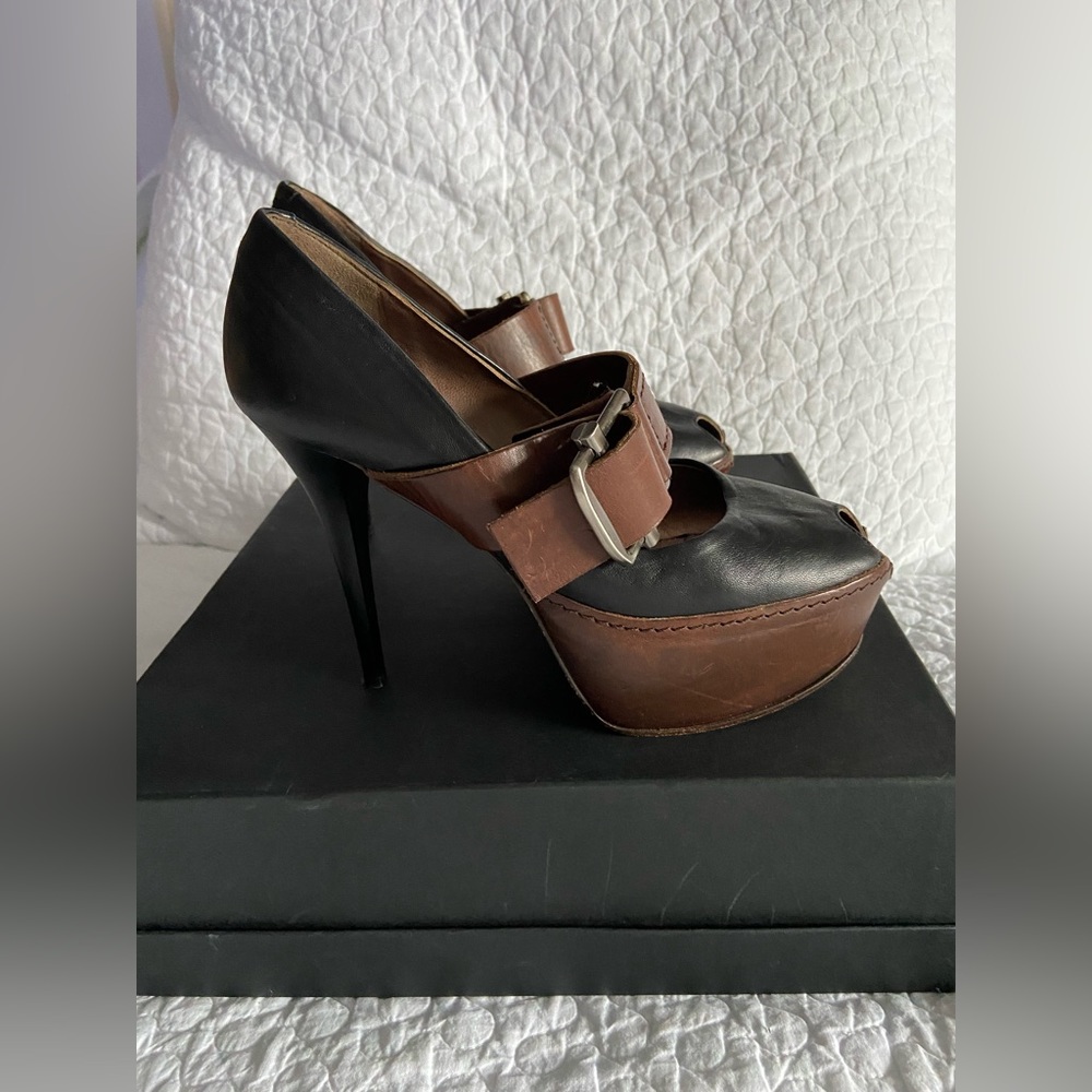 Authentic MARNI Leather Colorblock Platform Mary Jane Peep Toe Heels size 7.5